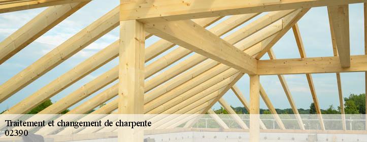 Traitement et changement de charpente  02390